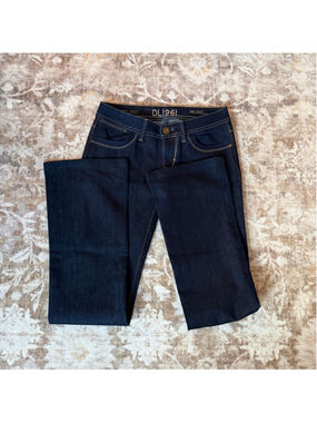 DL1961 Premium Line Jennifer Bootcut low rise jeans size 25
